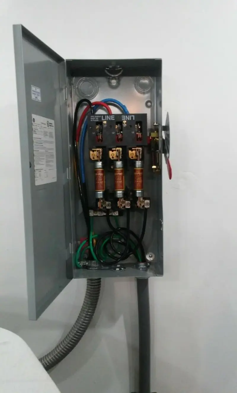 Three-phase disconnect switch installed for Smoke Detector Installation in Good Hope